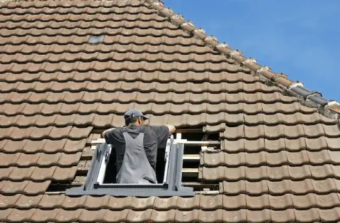 Pose de velux - Saint-Léonard-des-Bois